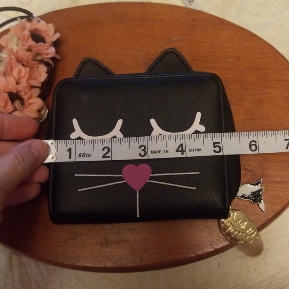 Betsey Johnson wallet - Picture 2 of 5